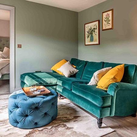 באת' Stylish Modern 1 Bedroom, City Centre מראה חיצוני תמונה