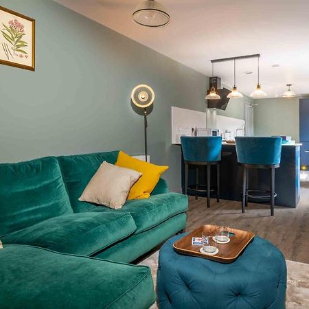 באת' Stylish Modern 1 Bedroom, City Centre מראה חיצוני תמונה