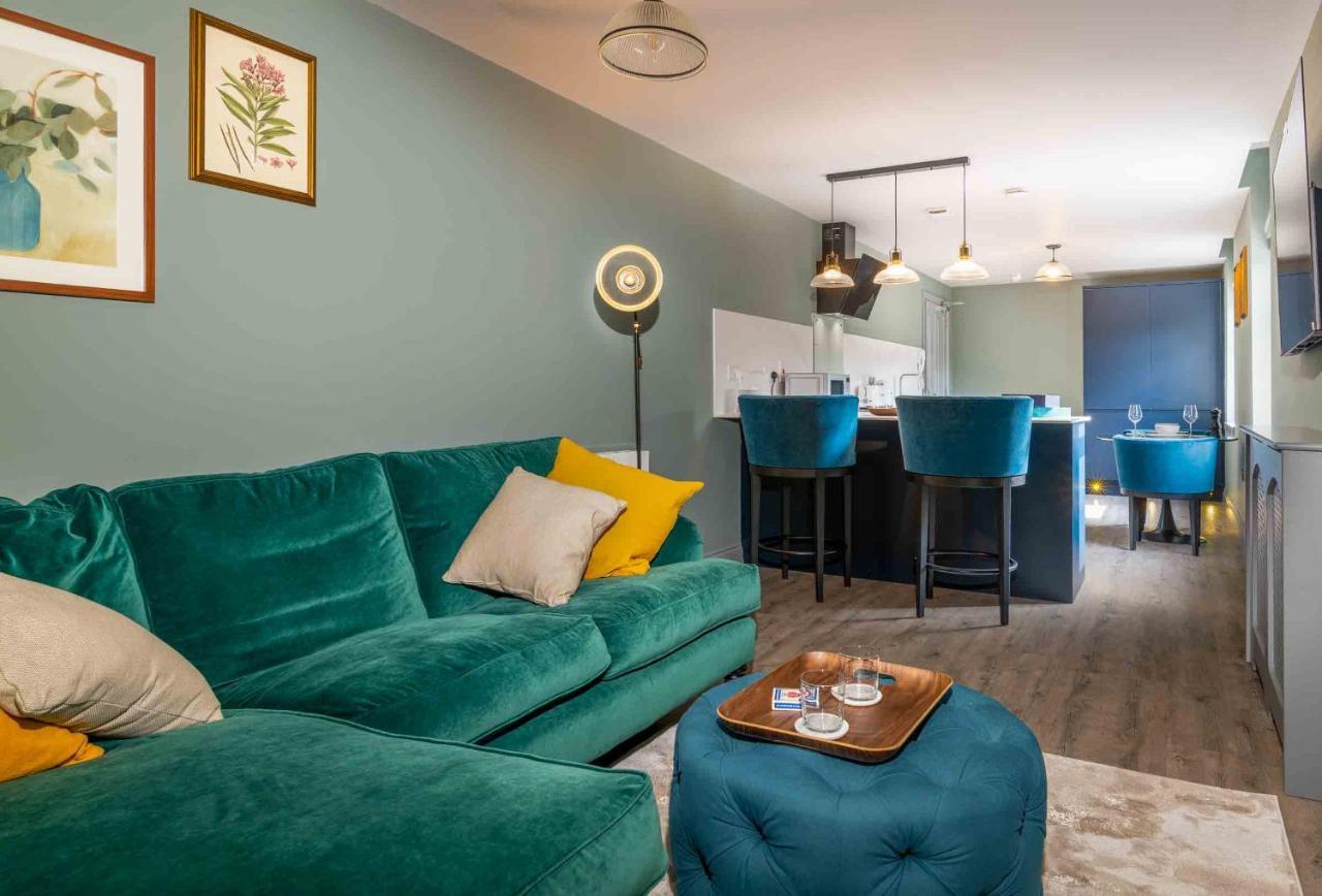 באת' Stylish Modern 1 Bedroom, City Centre מראה חיצוני תמונה