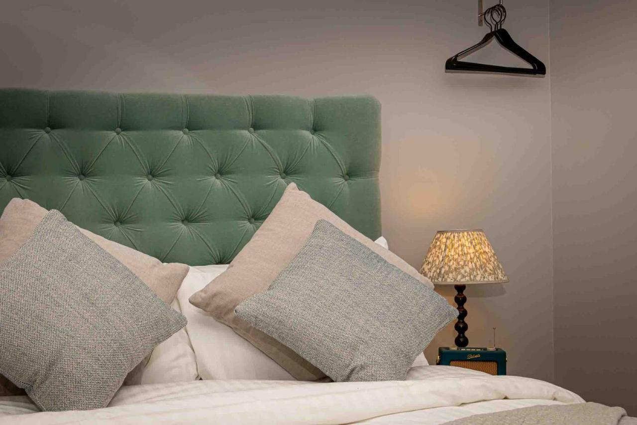 באת' Stylish Modern 1 Bedroom, City Centre מראה חיצוני תמונה